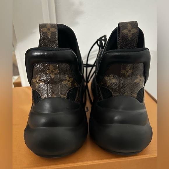 Louis Vuitton LV Archlight Sneakers Size 38 - Picture 4 of 4